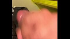 Riproduci Ragazza teenager si dà da fare per salvare il pianeta con una sega a un grosso cazzo