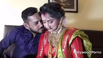 Jouer Sudipa, fille indienne nouvellement mariée, lune de miel hardcore, première nuit de sexe et creampie - audio hindi