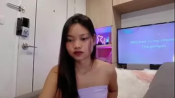 Reproduzir Ela monta seu novo grande brinquedo para gozar - abby2634 -