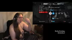 Reproducir Juego travieso: Evil Within Part 5 - Morena tatuada lo desnuda todo