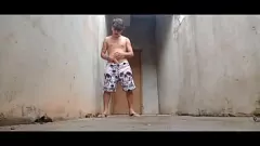 Reproducir Adolescente amateur tetona filmada follándose en POV fuera de su casa