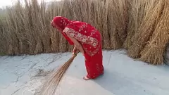 Играть Desi Village Wife впервые анал анал на открытом воздухе