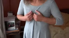 play La milf amateur en bikini affiche ses seins et fait des bites dure et une vraie compilation en cocu