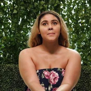 अभिनेता Simone Richards